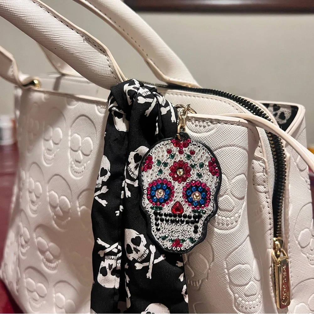 White Skull Embossed Handbag - Picture 11 of 13